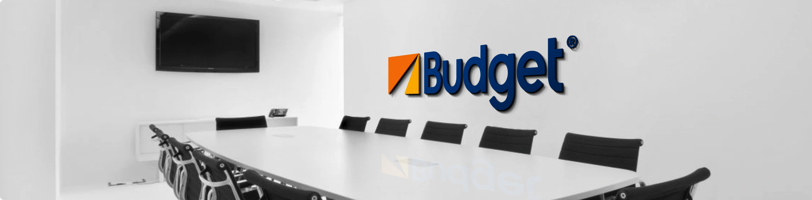 Oficina Budget México — interior moderno con logo Budget